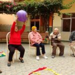 Dinámicas para adultos mayores: ¡Mantén activa tu mente y cuerpo!